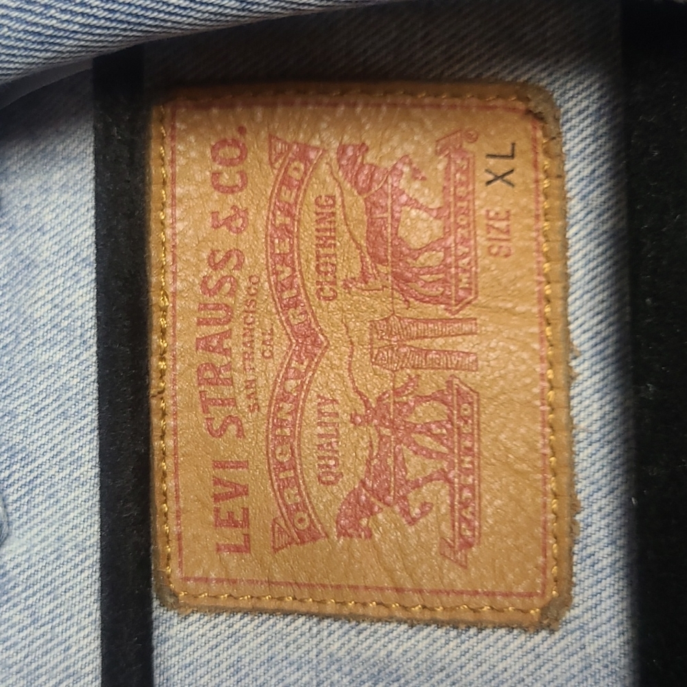 Levi Trucker Jacket - Picture 2 of 9